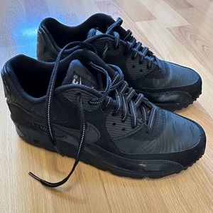 Nike Air Max Boys Size 5 Youth